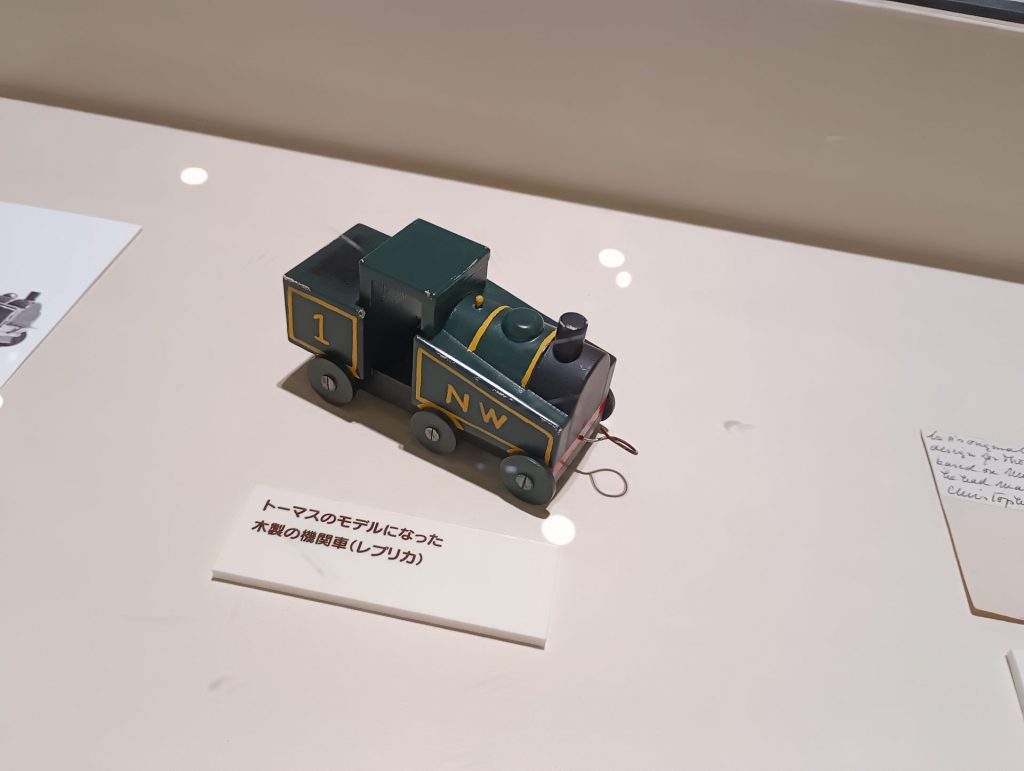 トーマスのモデルとなった木製の機関車（レプリカ）