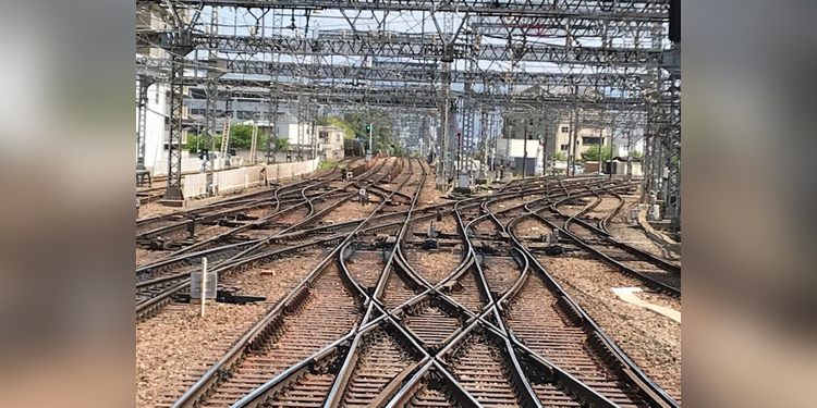 近鉄最大のジャンクション駅『大和西大寺』 複雑な線路配置、多彩な発着列車、エキナカの充実…