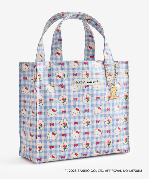 「Cath Kidston × Hello Kitty スモールブックバッグ Sax」（7700円）