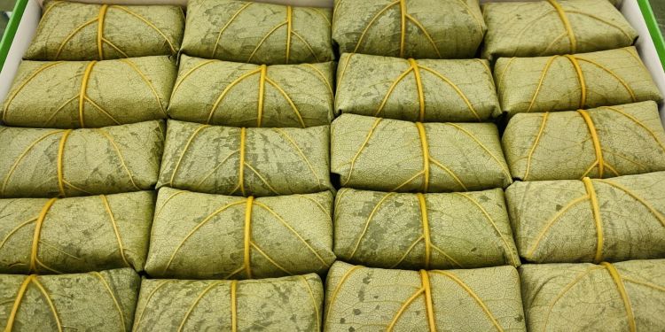 【家族の悲劇】『柿の葉ずし』の食べ方←親子3代にわたって間違っていた… #バズろぅ!