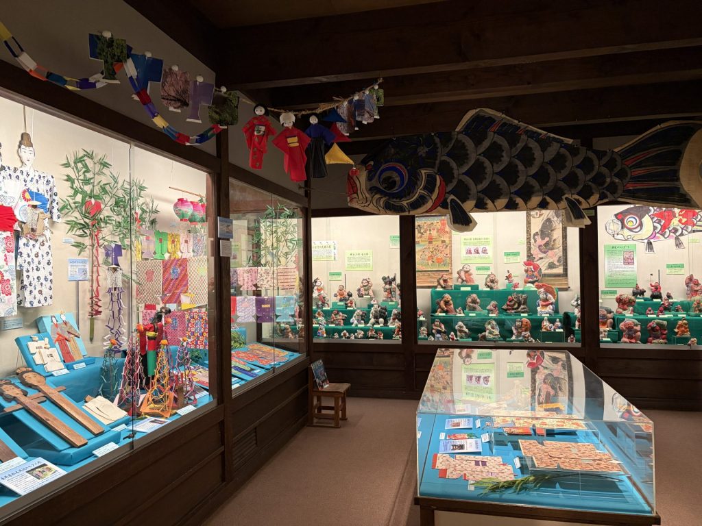 6号館の特別展「ふるさとの節句人形～上巳･端午･七夕～」の展示の様子