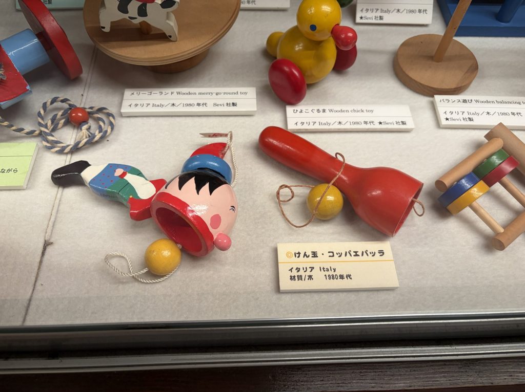 世界の玩具も多く展示されている