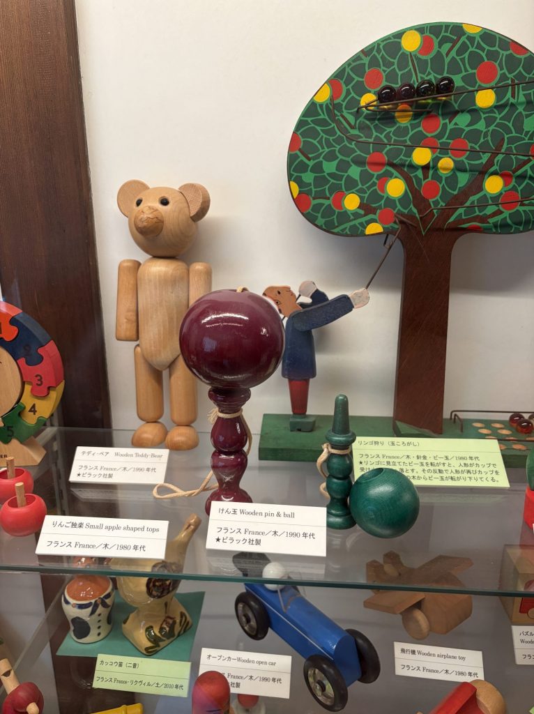 世界の玩具も多く展示されている