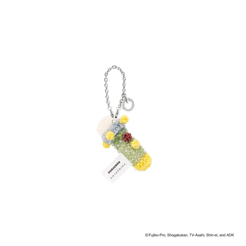 「スモールライト バッグチャーム」（ライムシルバー・W6×H8.5×D6cm・4万4000円）