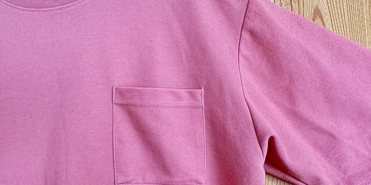 #バズろぅ！　【謎】Tシャツの胸ポケット←なんのためについてるん？　でも、もっと謎なのは…