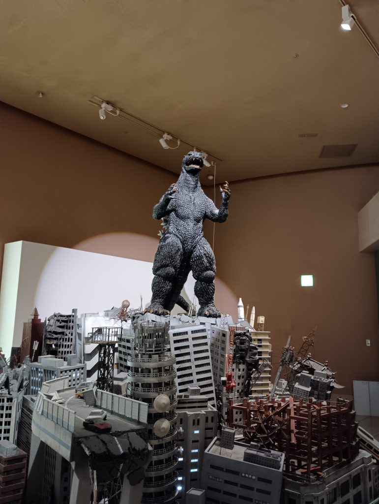 展示風景 TM ＆ (c) TOHO CO., LTD.