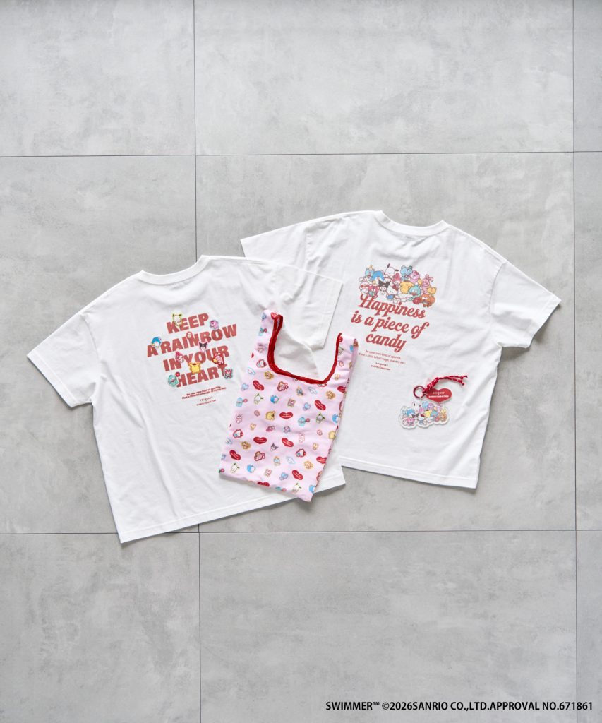 SWIMMER×Sanrio characters Series「集合ビッグサイズアクキーチャーム」（2000円）、「サンリオキャラクターズ集合エコバッグ」（2490円）、「ステッカー風デザインTシャツ」（3490円）、「集合バックプリントTシャツ」（3490円）
