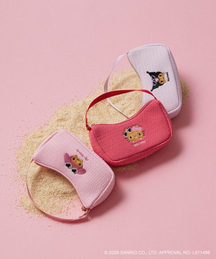 「ハンドストラップ付き刺繍ポーチ」（3498円）　(C)2026 SANRIO CO., LTD. APPROVAL NO. L671498
