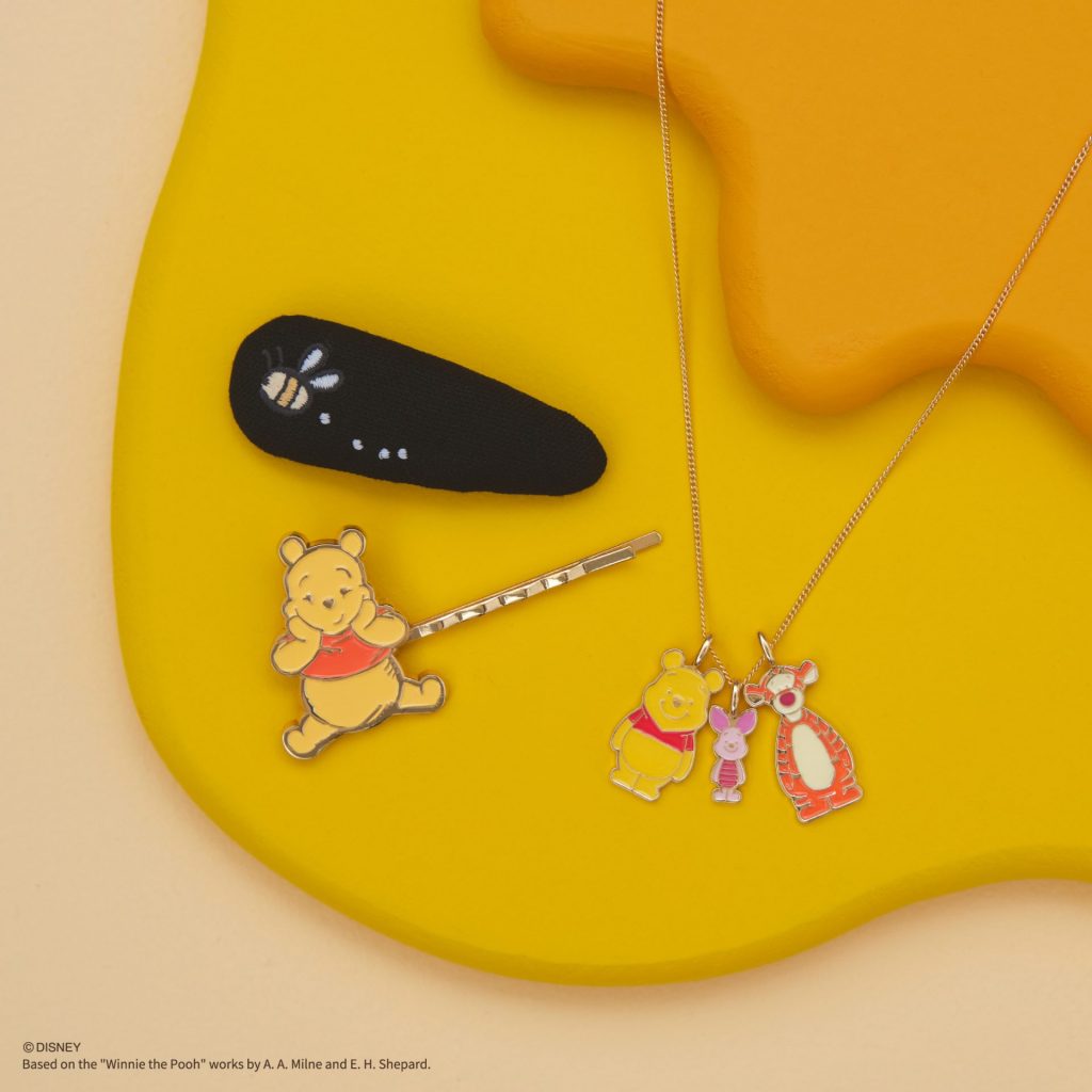 「ヘアピンセット」（2750円）、「ネックレス」（2200円）
