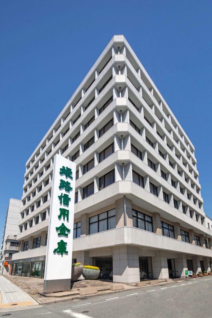 写真：姫路信用金庫本店　提供：姫路信用金庫