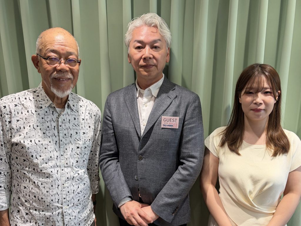 左から　パーソナリティーの谷五郎　株式会社せんばはまや代表取締役・濱田真輔さん　アシスタントの洲崎春花