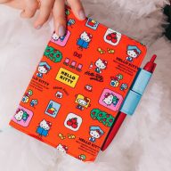 「ハローキティ クラシック」デザインのほぼ日手帳が2027年版で登場 (C)2026 SANRIO CO., LTD. APPROVAL NO. L670087