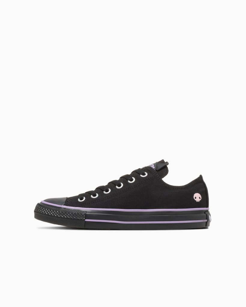 「ALL STAR OX / クロミ」（22〜26cm・1万3200円）　(C)2026 SANRIO CO., LTD. APPROVAL NO. L671619