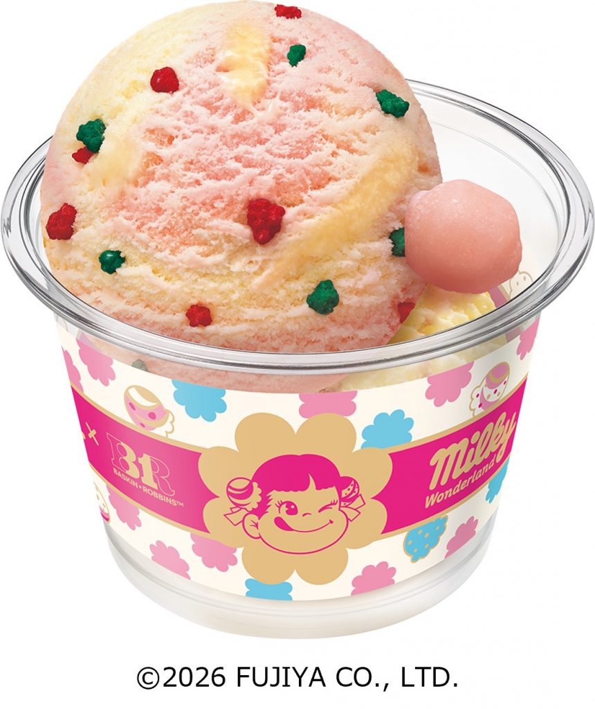 あまおういちご味の生ミルキーがトッピングされたペコちゃんダブルカップ　(C)2026 FUJIYA CO., LTD.