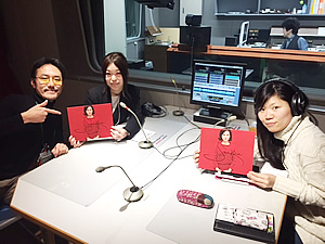ラジオ関西ディレクター 佐々木孝昌さん（奥左） 日宣　太田裕子さん（奥右）